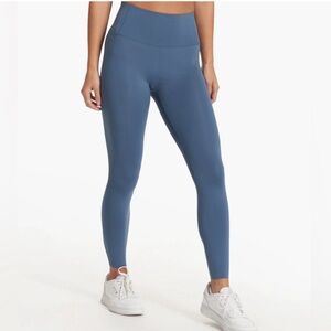 Vuori High-Waist Leggings in Slate Blue